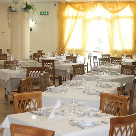 Hotel Ristorante La Torretta Bianzè Екстериор снимка