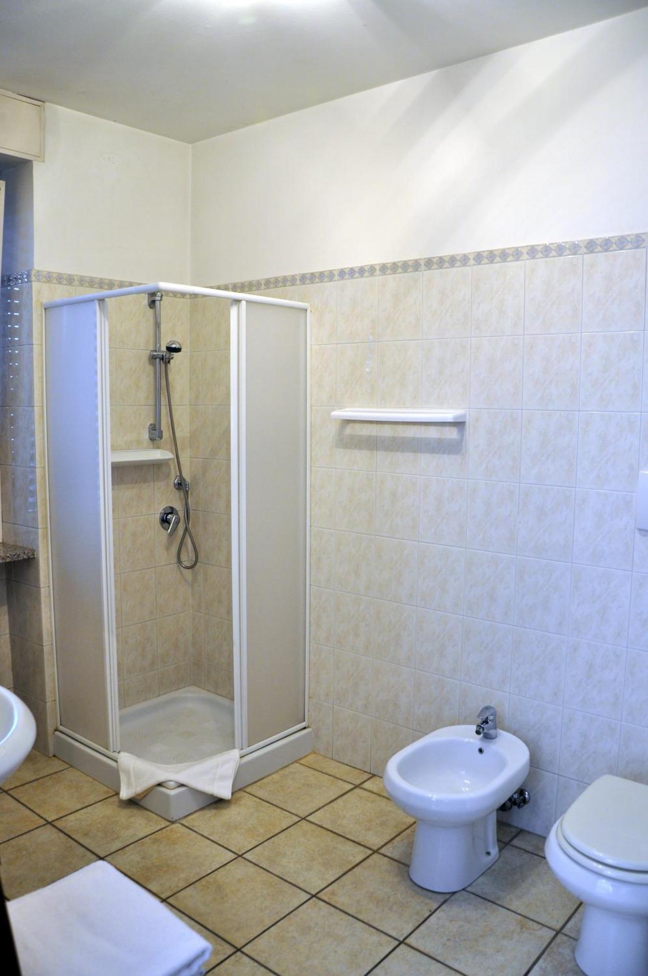 Hotel Ristorante La Torretta Bianzè Екстериор снимка