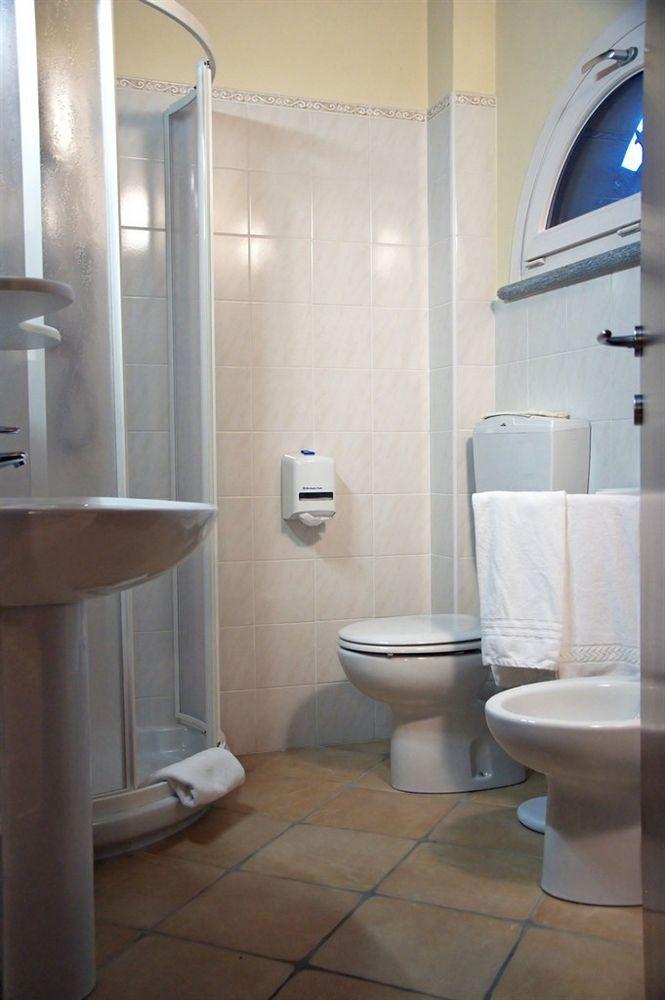 Hotel Ristorante La Torretta Bianzè Екстериор снимка